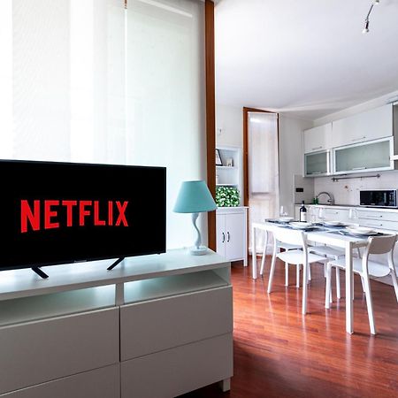 Appartamento Caterina A 5 Minuti Da Milano Fiere E San Siro Con Wifi-Netflix-Free Parking Exterior photo