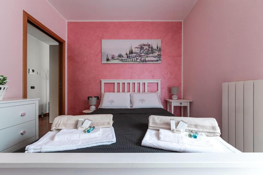 Appartamento Caterina A 5 Minuti Da Milano Fiere E San Siro Con Wifi-Netflix-Free Parking Exterior photo