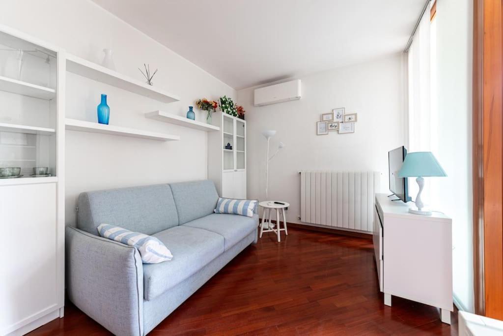 Appartamento Caterina A 5 Minuti Da Milano Fiere E San Siro Con Wifi-Netflix-Free Parking Exterior photo